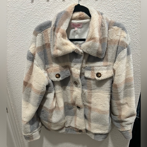 Pink Lily Sherpa - Picture 1 of 4